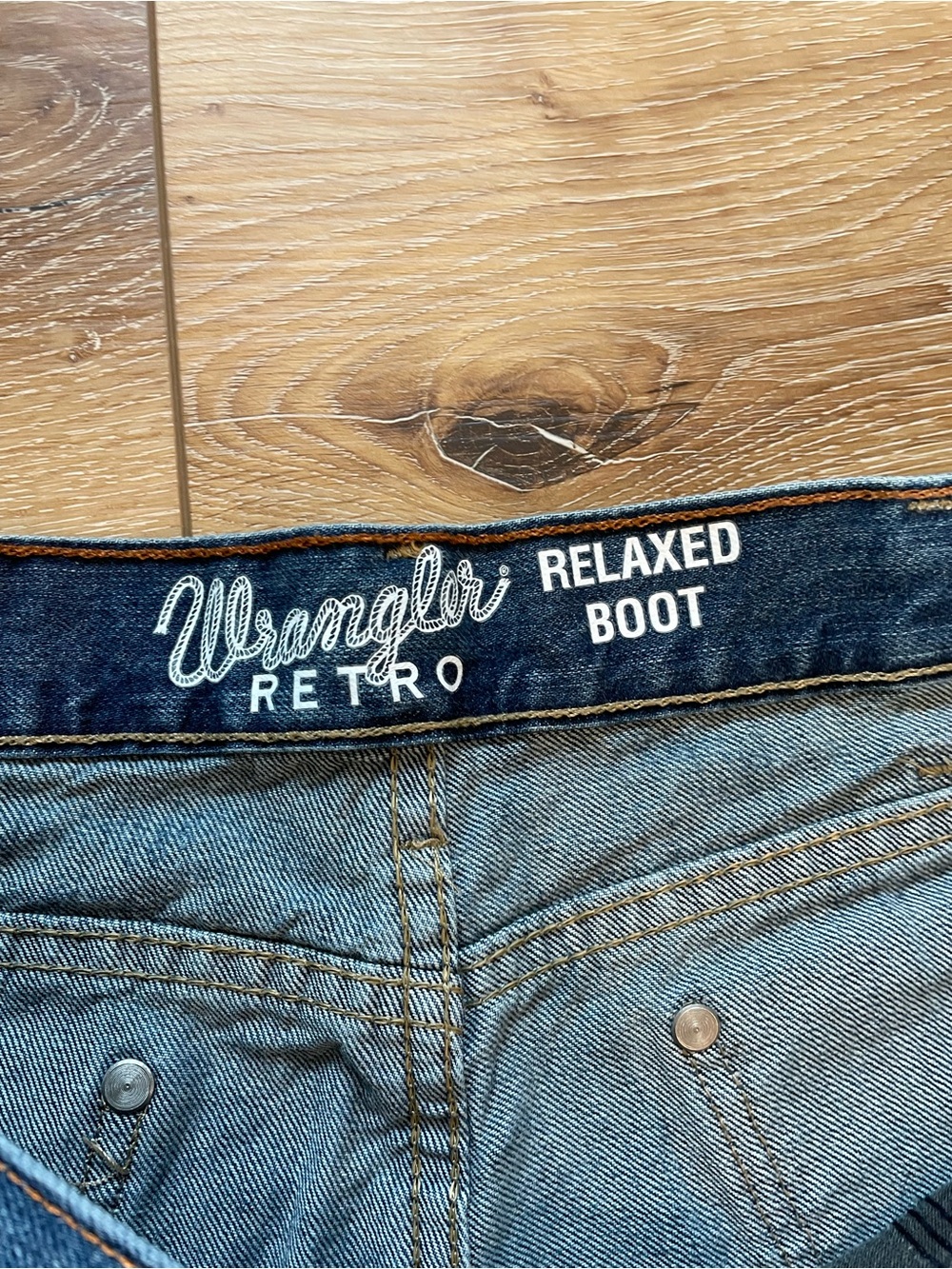 Men’s Wrangler Retro Relaxed Fit Bootcut Jeans - Picture 4 of 5